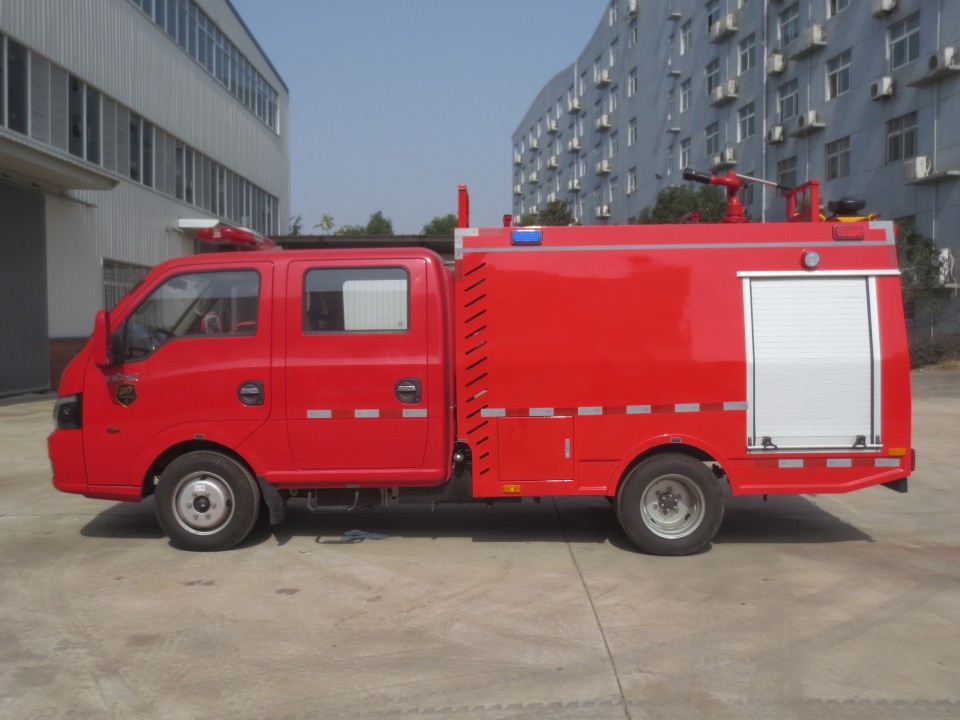 東風(fēng)途逸水罐消防車(雙排)圖片